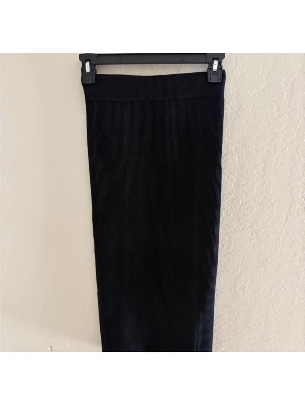 Forever 21 Classic Black Pencil Skirt
